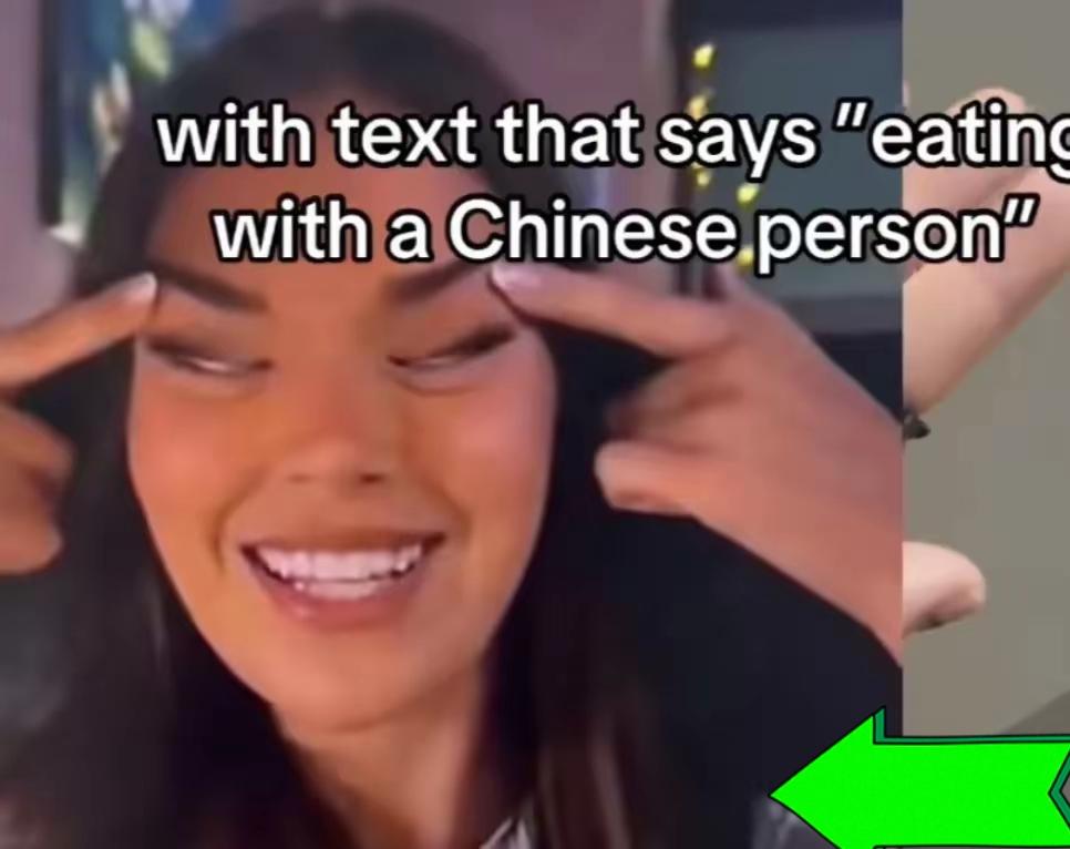 那个歧视中国人的芬兰小姐得到了她应得的：登上芬兰媒体头条、选美冠军头衔被取消，成