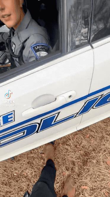 兔子警官朱迪真人版现身：长得太漂亮，美国网友被罚款也要上前搭讪！这是一位美国网友