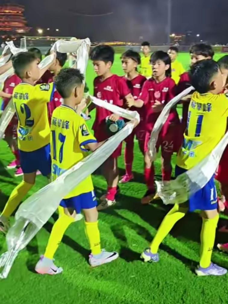 第六届新建元2034杯128进64首轮淘汰赛，诞生本届赛事最动容的温情名场面：西