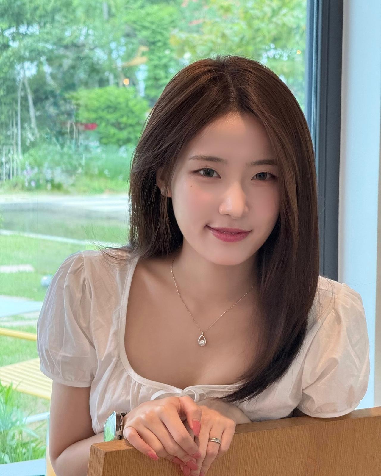 分享照片拍照清纯甜美少女感