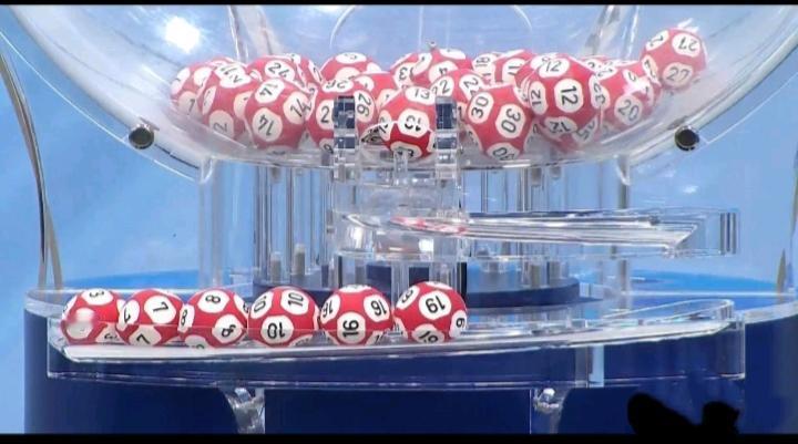 那些买彩票中大奖的是机选号码的多还是自选号码的多？从相关统计数据来看