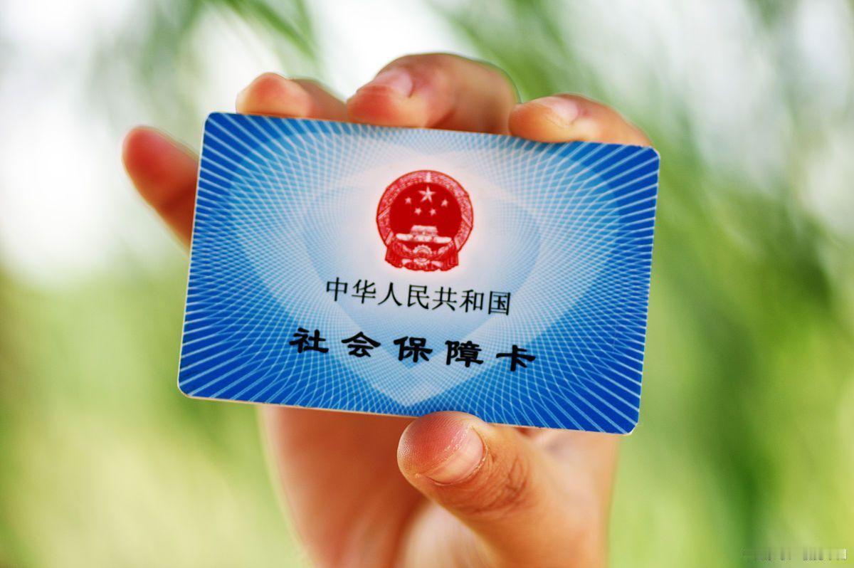 退休人员又有好消息了，近日，人社部长在官方的主流媒体发表的一篇文章中，明确提到2