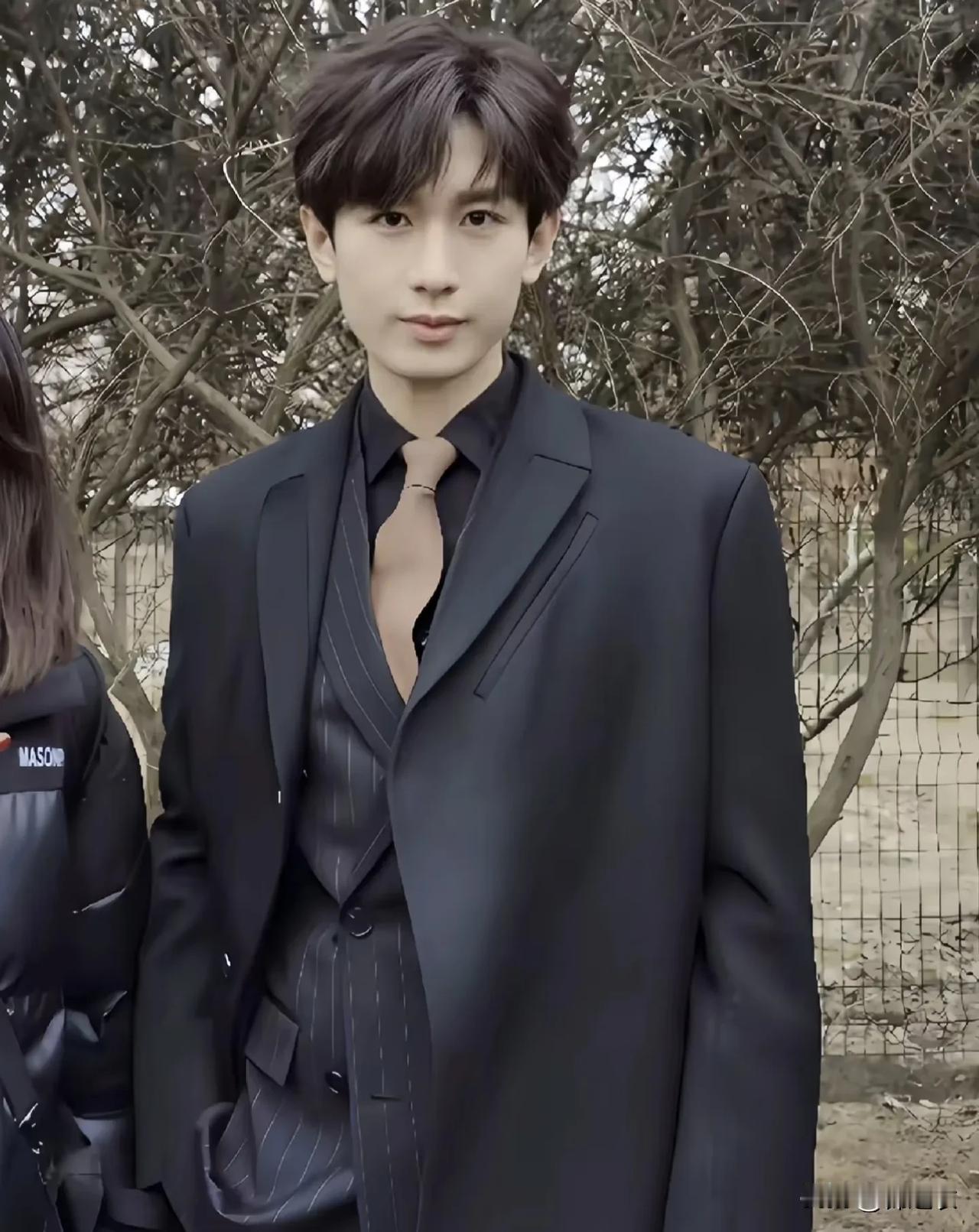 成毅，每一部剧，都是会花几个月的时间做准备，熟读原著以及相关书籍。如果有打戏