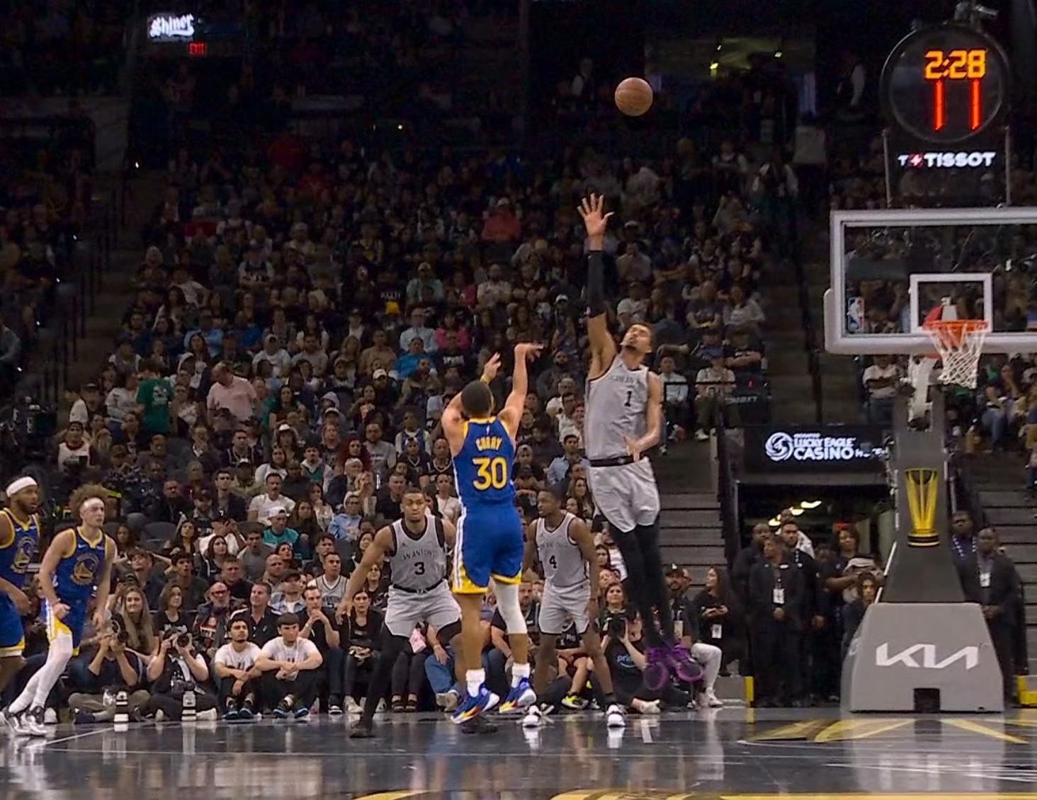 35岁后45+次数：1.斯蒂芬-库里——7次2.勒布朗-詹姆斯——6次3.