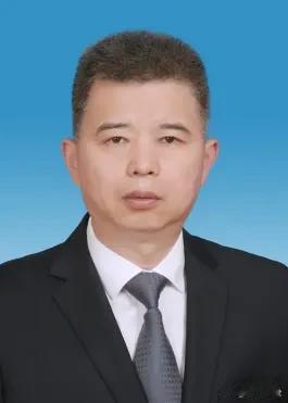 组织对他已经是厚爱有加了，他犯了这么大的错误，只是给予留党察看二年、政务撤职处分