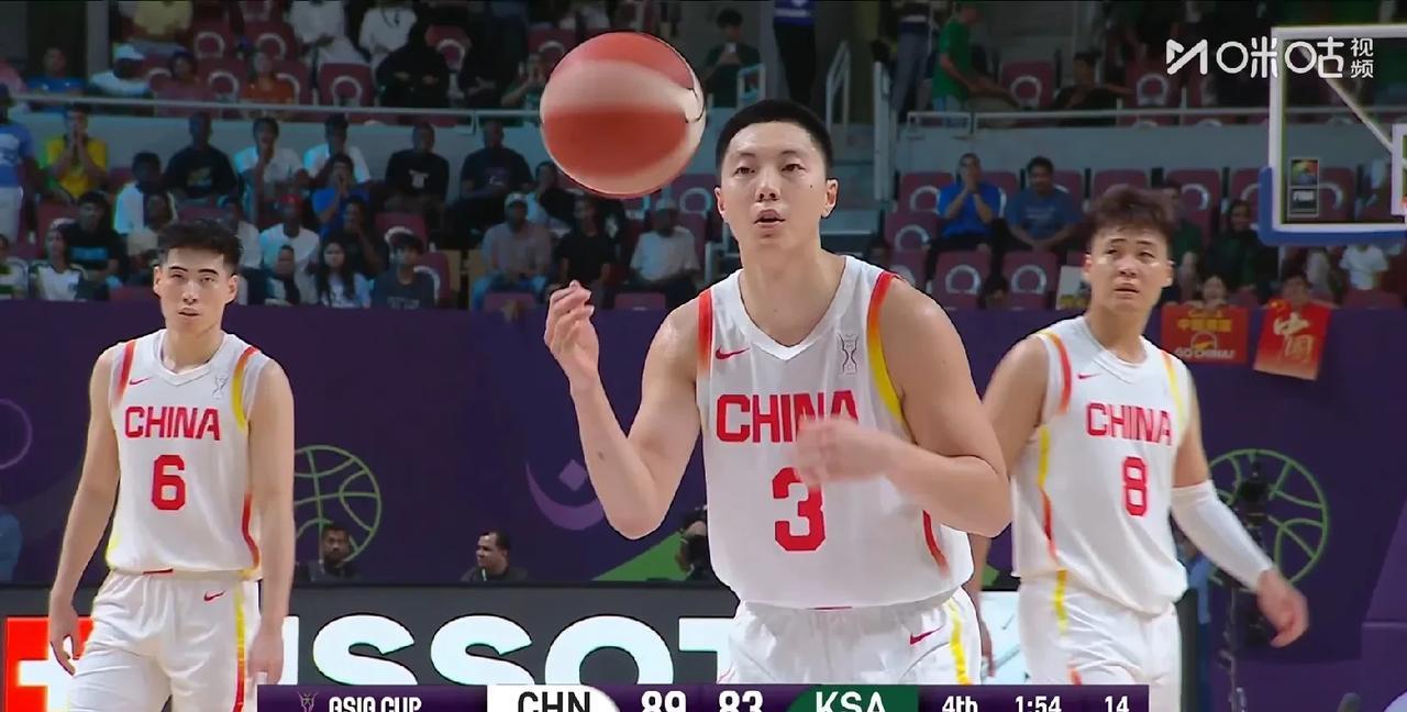 男篮5分险胜沙特，媒体人点名胡明轩：状态低迷问题没必要回避，需要提升，郭士强赛后