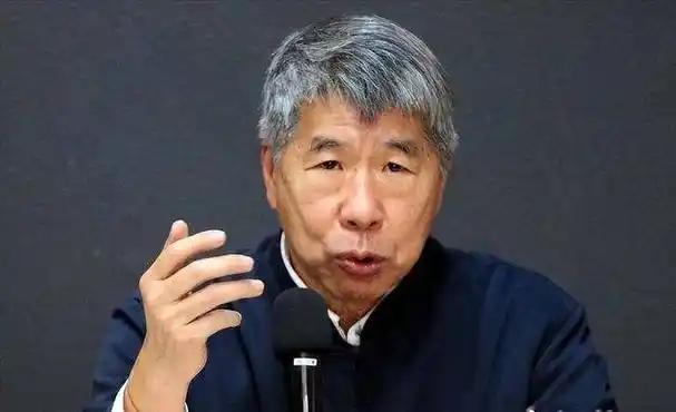 台媒有个明白人张亚中，中国很多人都没想到的，他却想到了， 他说：大陆军演到底