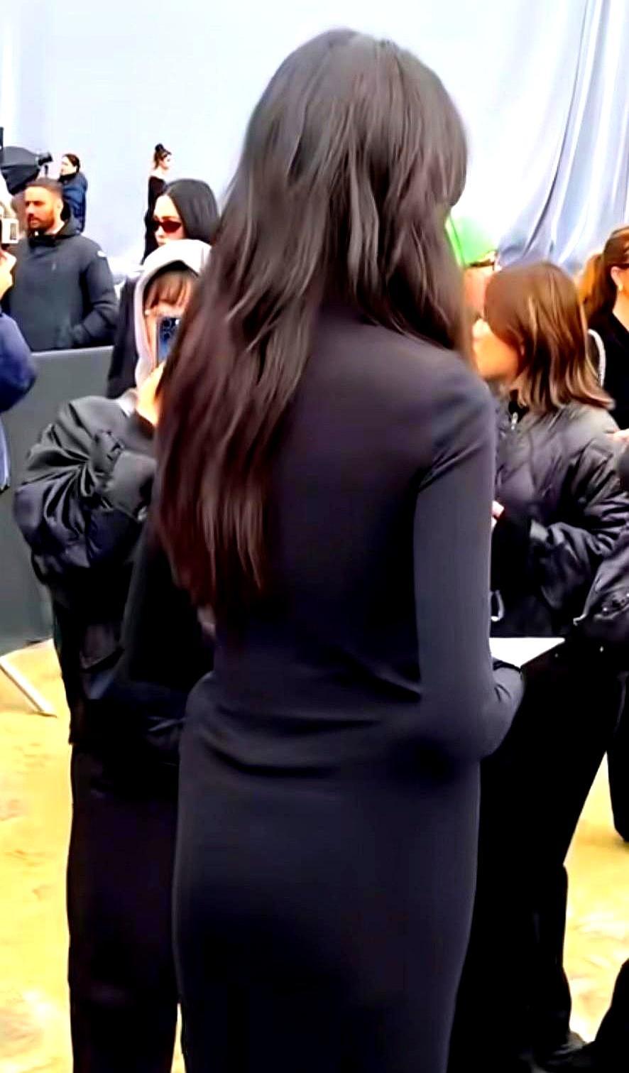 孙千被嘲“雪糕怪”，根子不在胖瘦，在衣服瞎剪。172高、97斤，骨头外没赘