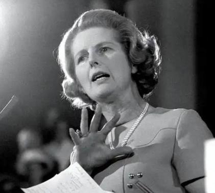 撒切尔夫人有次演讲时直言：“别害怕中国，因为在未来几十年，乃至上百年，中国都无法