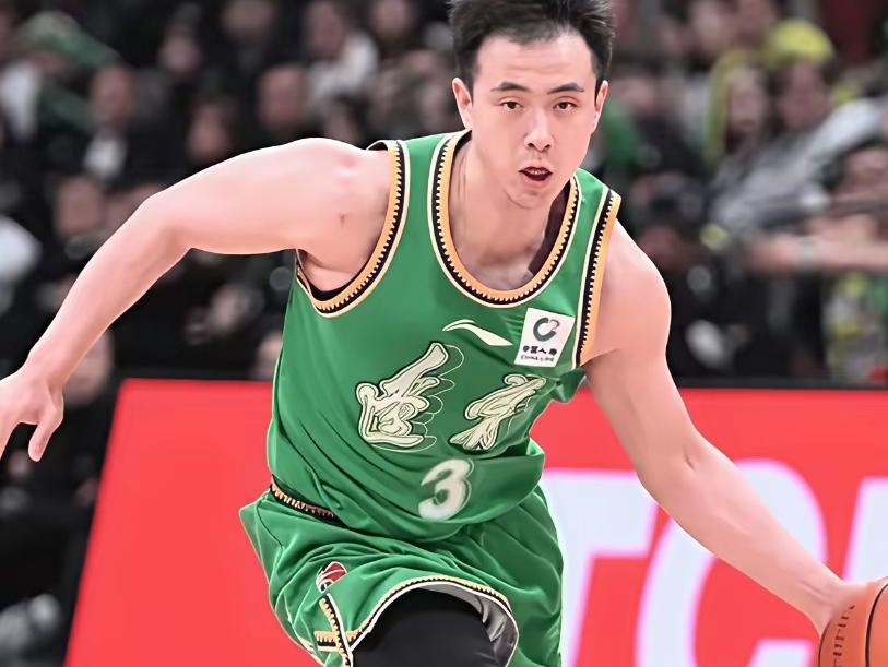 我认为应该是辽宁队。瘦死的骆驼比马大，无论怎么调整、人员怎么变动，辽宁队永远都有