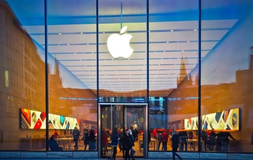 前几年我就说过，苹果是手机行业最可怕的对手。一旦苹果玩价格战，其他手机厂商会非常