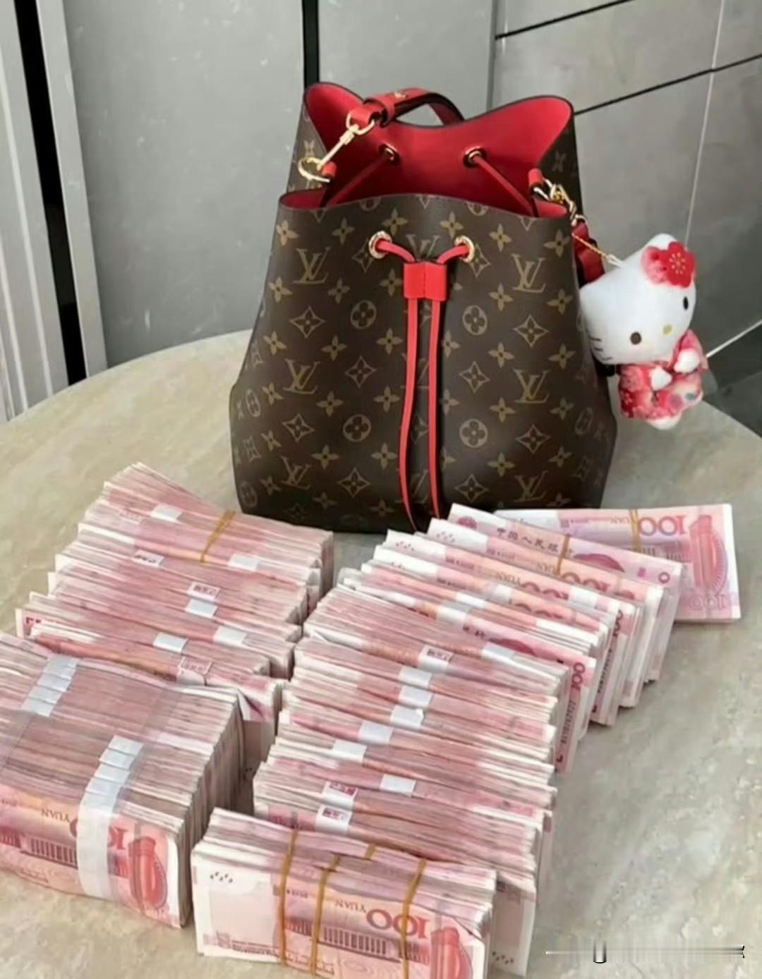 我和我老公因为存钱吵翻了。我问他，这个月生活费能不能多留五百，我想凑个整存定期