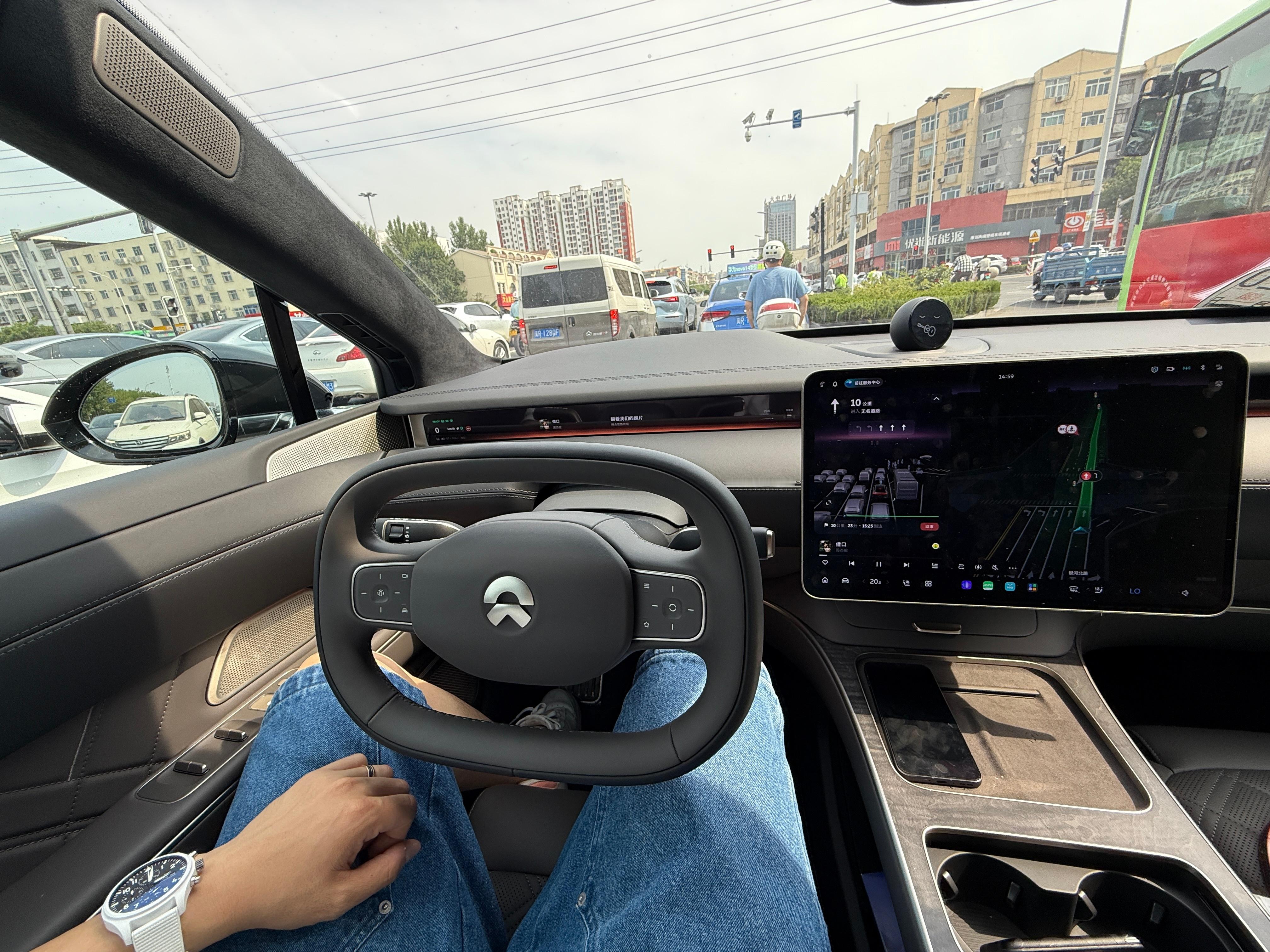 给大家汇报一下，来给蔚来ET9上牌了一直拖到临牌最后一天，怒交购置税29159.