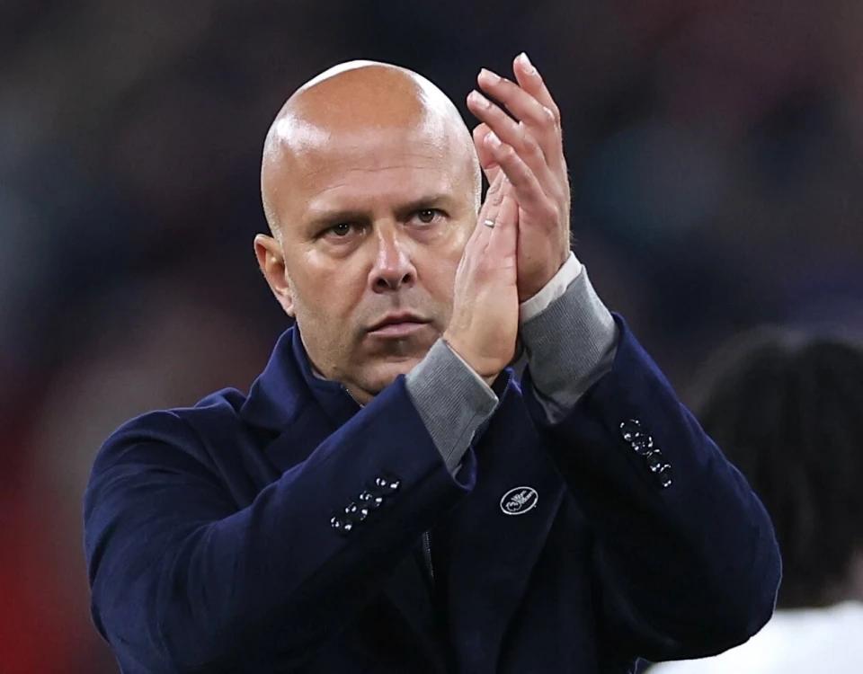 斯洛特啊，在英超又输了，争四？没有指望了！英足总好不容易让曼联刹车，想要指望利