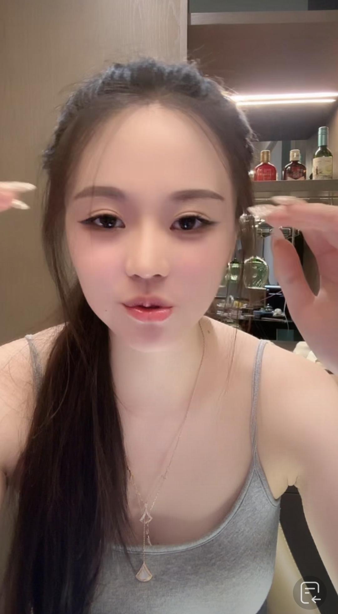 广西大学土木专业美女刘世欣，世界小姐中国区总决赛西部冠军。广西难得出个美女。生活