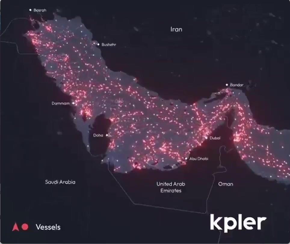 美伊对峙，狼群自爆艇，巡航导弹反舰导弹，“集装箱”武器靠近，美国人手忙脚乱。