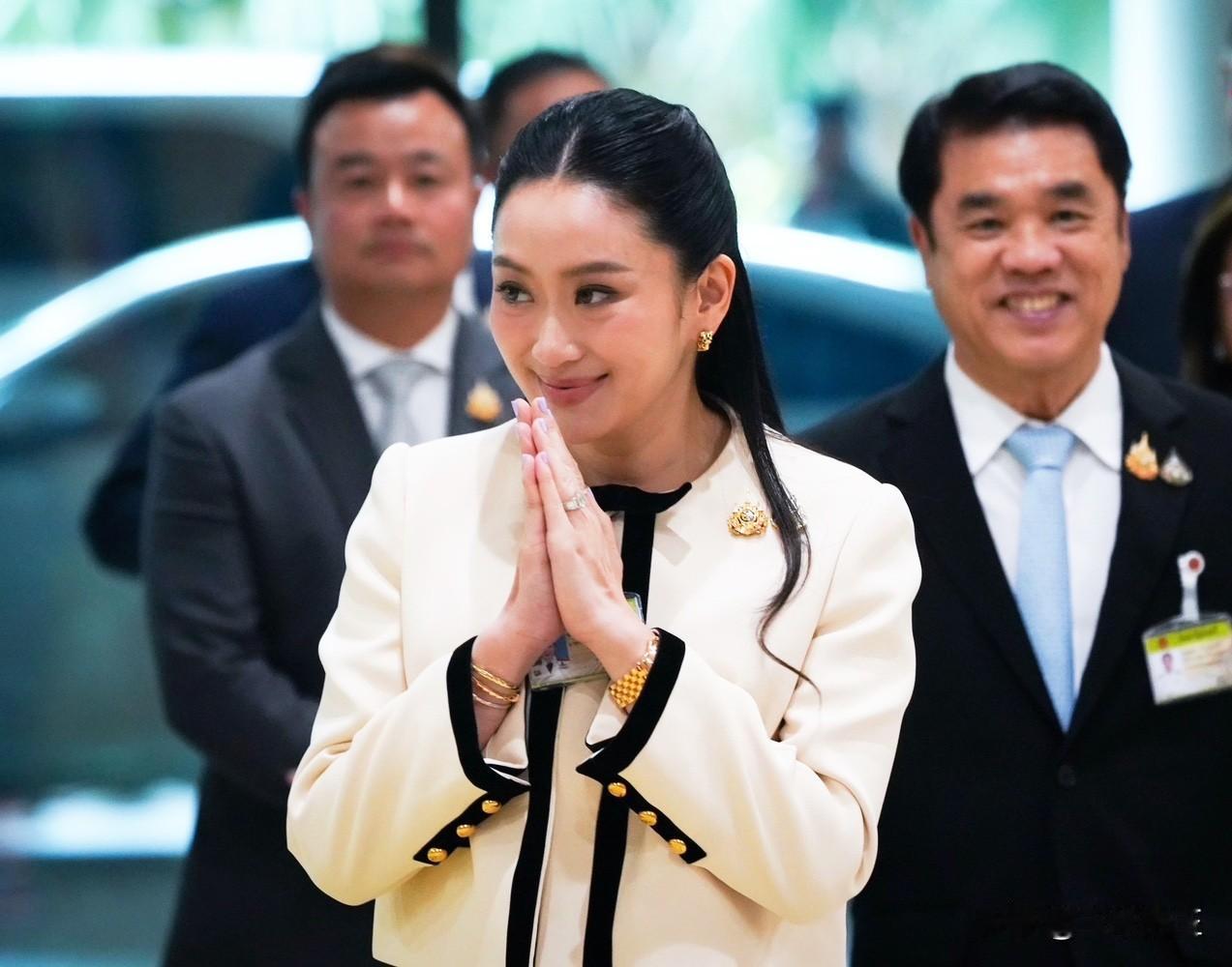10月22日，有一阵子未露面的泰国前总理佩通坦以为泰党党主席身份，于今天上午召开