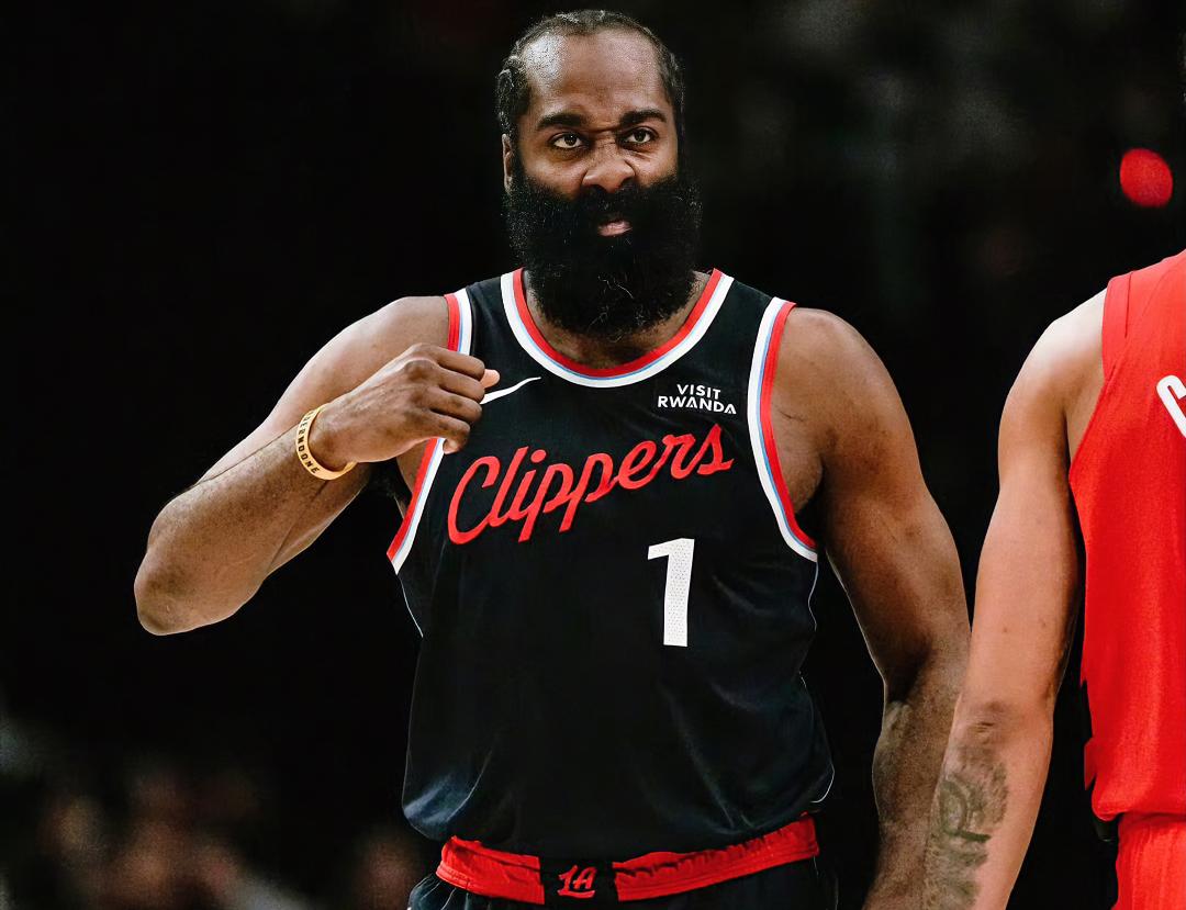 杜兰特：三弟，你们这是要发力了吗？哈登：夺冠是无望了，但季后赛还是可以争取的，