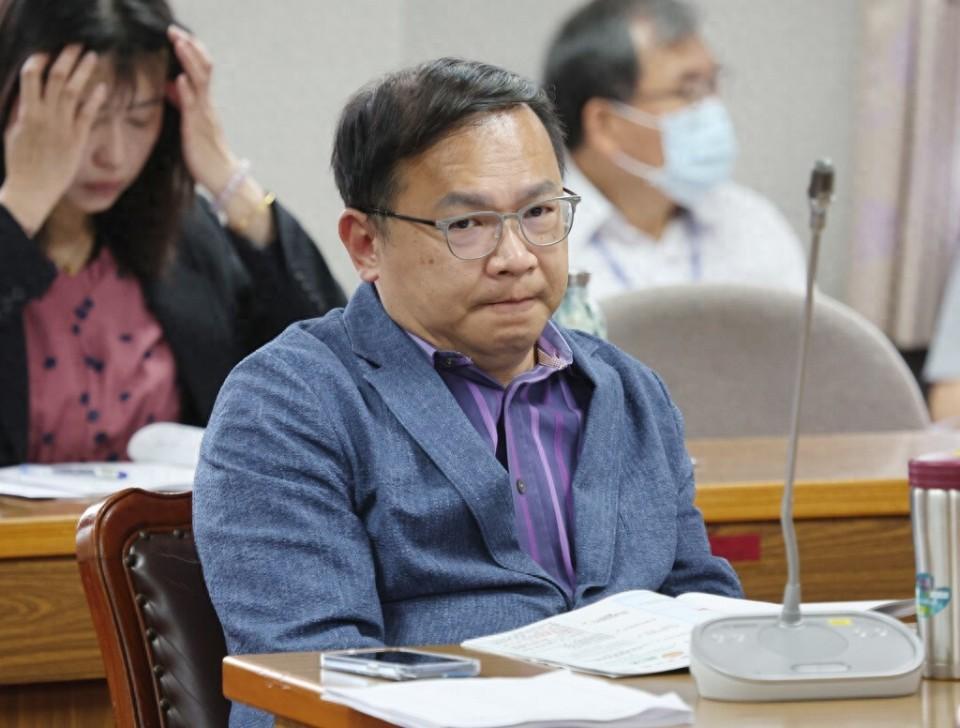今天台立法机构外事委员会审查外事预算时，最搞笑的一幕出现了，王义川秒速自己打脸自