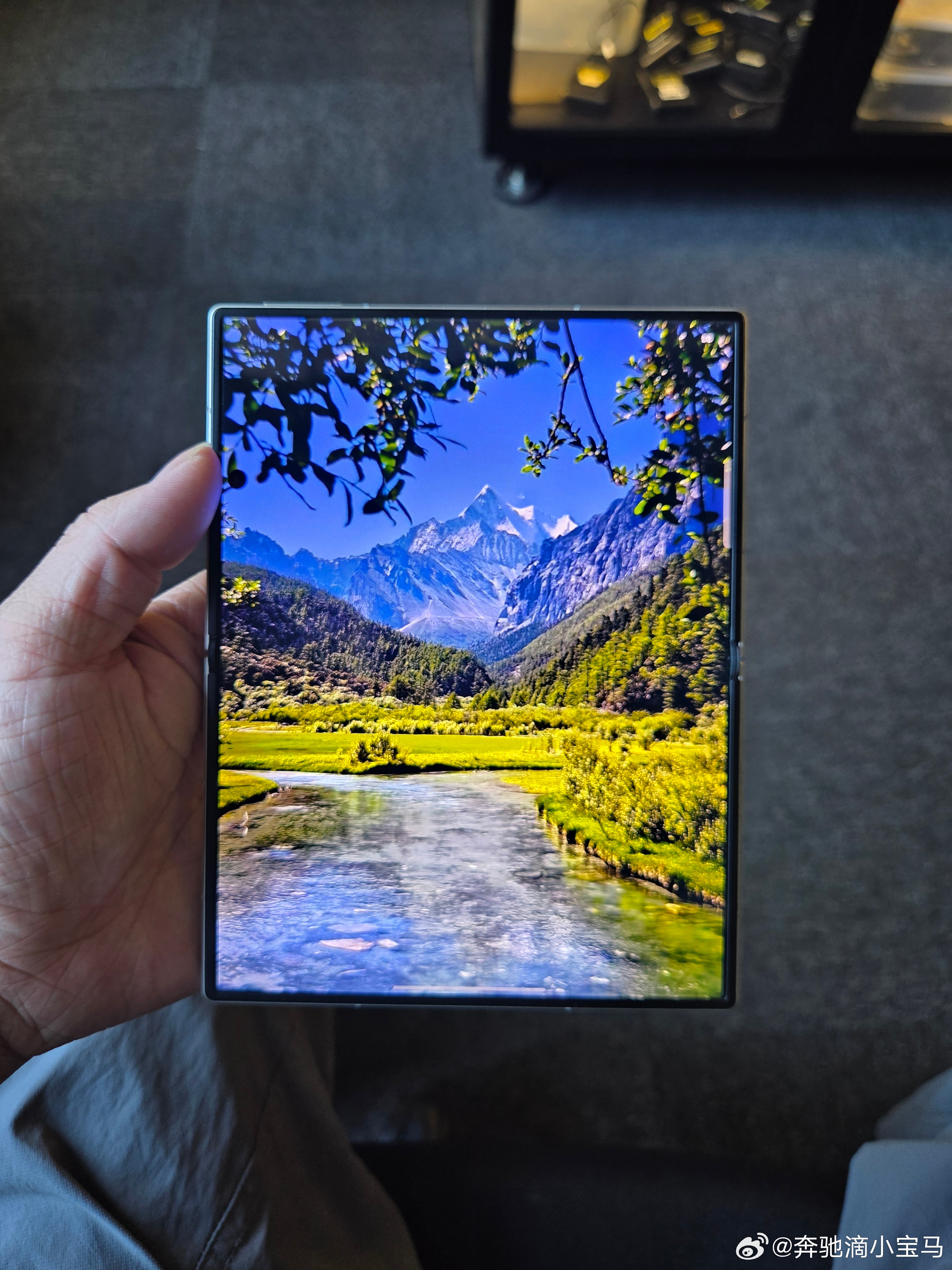 近距离体验三星Fold8，阔大屏运行各类APP，界面布局合理，操作按钮大小适