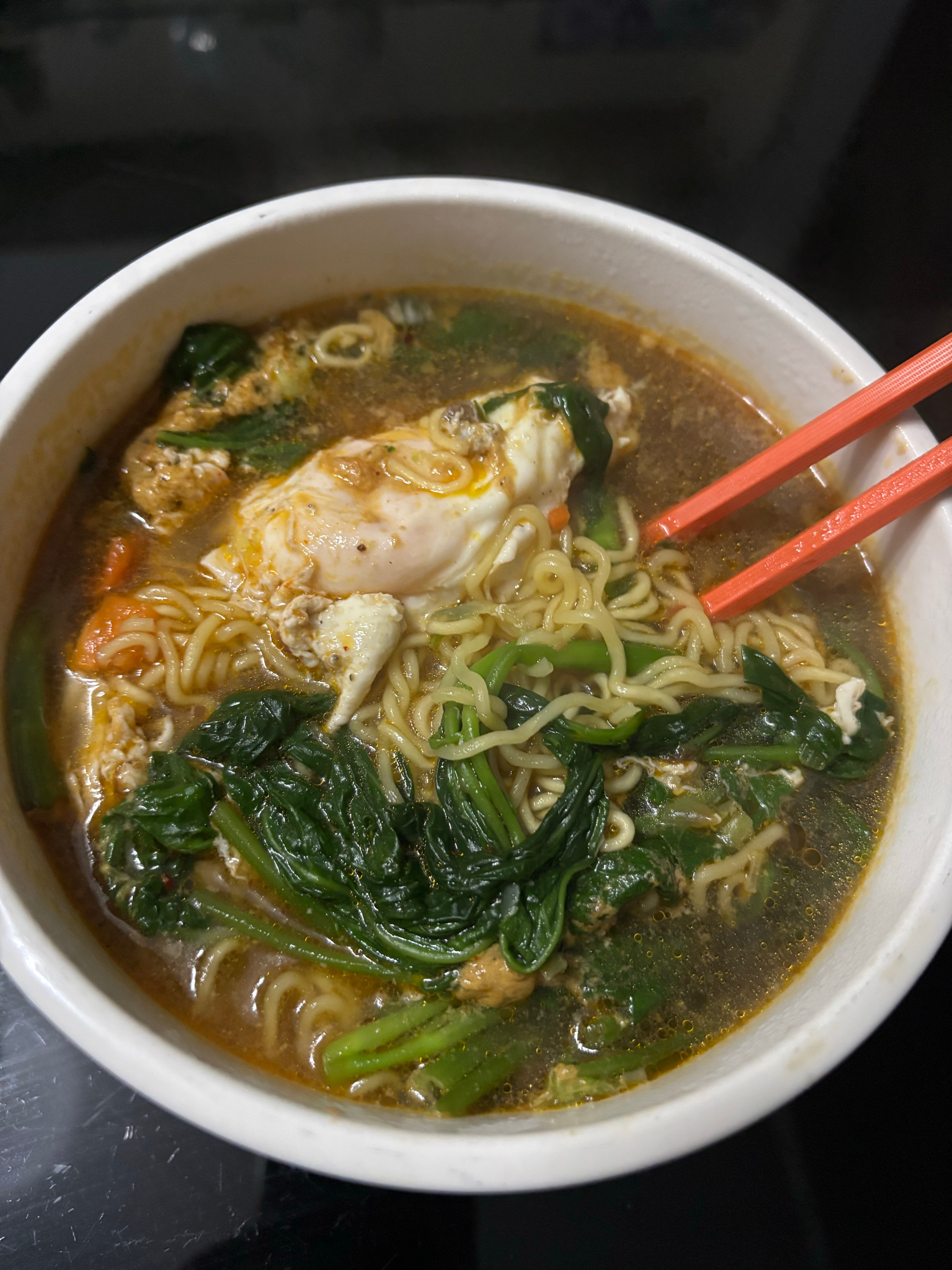 哈罗夜宵时间到～老吃法青菜鸡蛋煮泡面…入味儿🍝