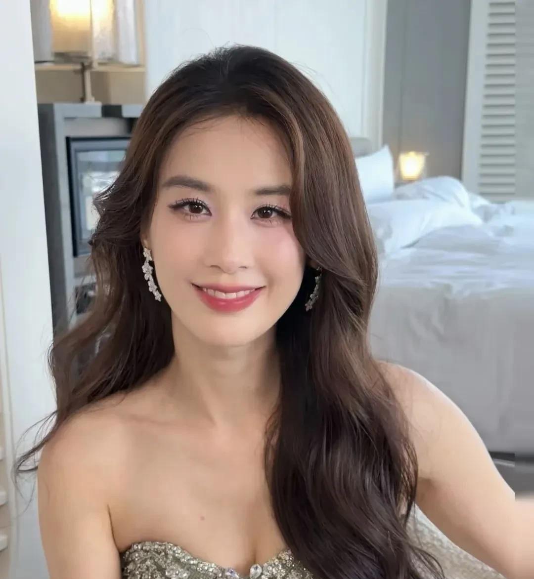 看了黄圣依和她妈妈的日常相处，我突然能get到她嫁给杨子并且最终离婚了，因为她在