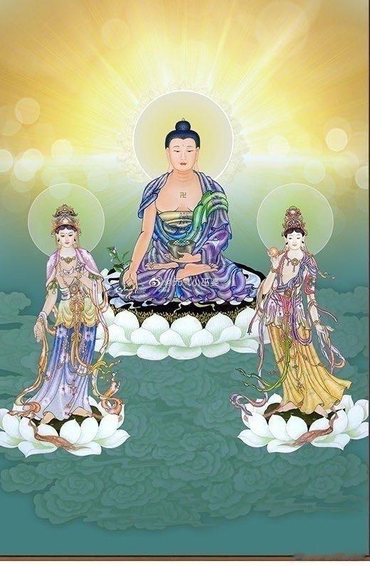 佛教小知识大雄宝殿三佛：阿弥陀佛，释迦牟尼佛，药师佛。东方三圣：月光菩萨，药师佛