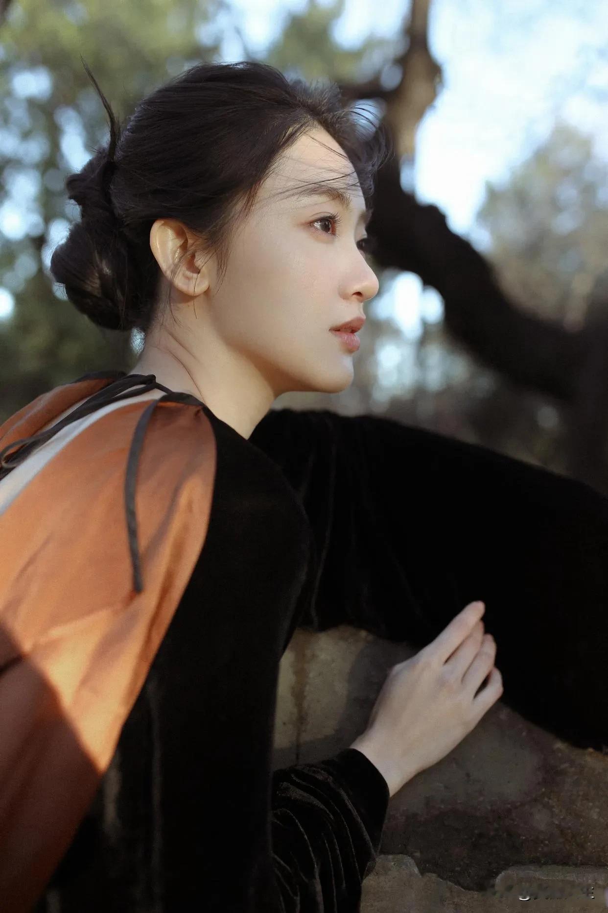 自由的最高境界莫过于与光同尘笑看虚情假意静观笑里藏刀并非我有境界