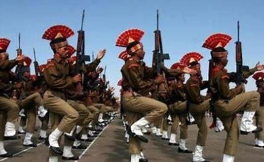 巴基斯坦打得过印度吗？就这么说吧，现在如果印度去打巴基斯坦，那基本是是稳输，因为