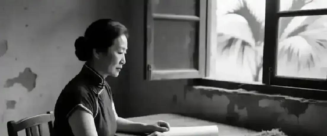 1949年宋美龄52岁随夫逃台，对宋霭龄说：我在重庆熬了八年，他却在台北养了五个女人，姐姐你说我还要