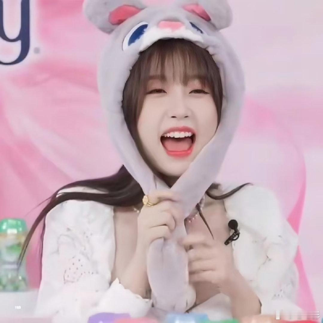 虞书欣认证兔塑谁懂啊！虞书欣看到牌子直接选2，兔塑正式被正主盖章认证啦