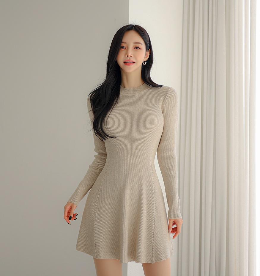 温柔米色毛衣裙，简约优雅，气质满满！🌟👗怎么样才能把一条长裙穿出精致感?