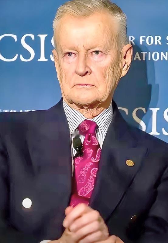 美国一个顶级的战略家，和基辛格齐名的那种，晚年反复说，我们犯了个天大的战略错误。