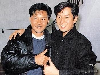 “谭张天下也好”“谭张争霸也罢”在香港乐坛的早期一直流传着这种说法！谭是指谭