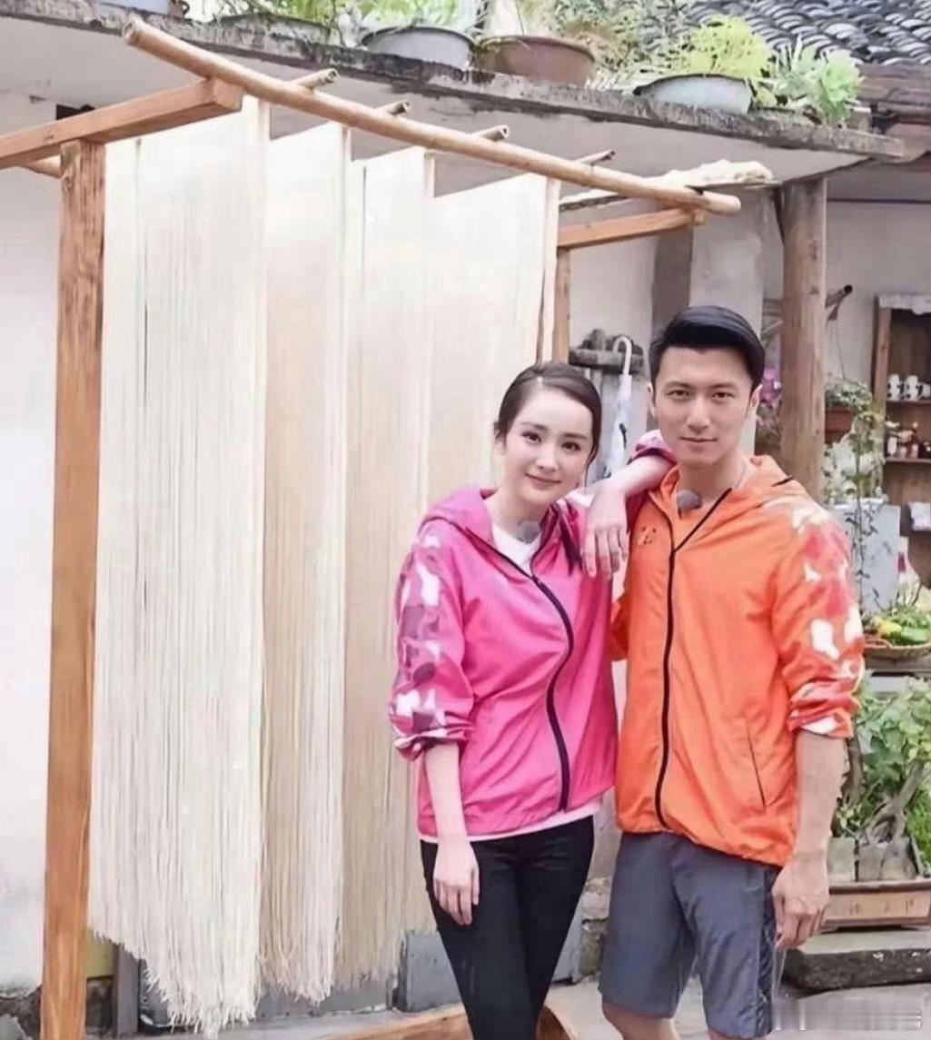 他这样托过王菲、张柏芝吗？​​​