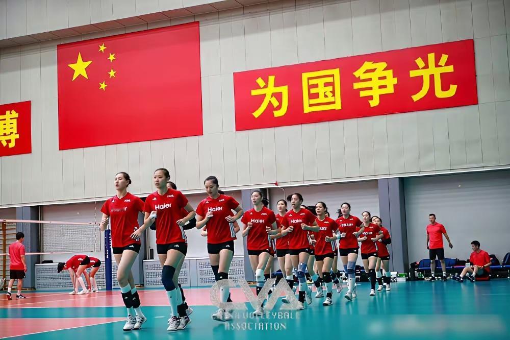 国内比赛可以超过朱婷成就，国际比赛几乎不可能。理由一，洛杉矶奥运周期并非中国女