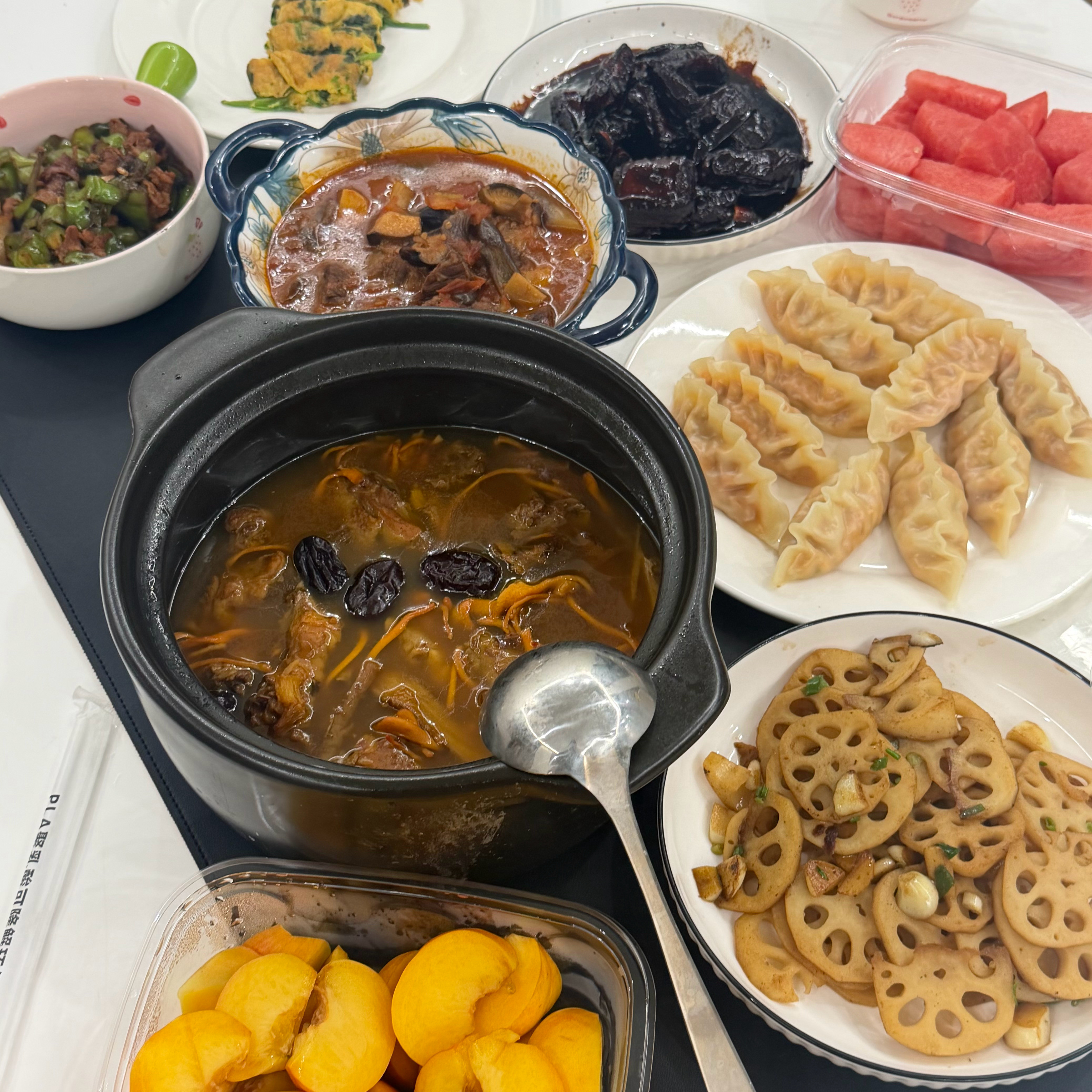 立秋！！和好朋友们一起吃饭！柠闺蜜下厨的一天🍴明天工作去啦啦啦