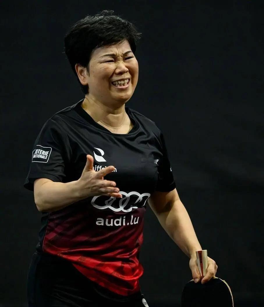 陈梦一定羡慕死她了。倪夏莲宣布将以64岁高龄参加洛杉矶奥运会。卢森堡给了她极致荣