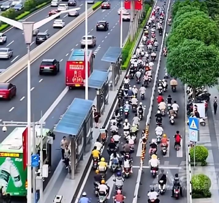 河南郑州的朋友太幸福了。根据相关部门给出的最新数据，最近增加了200多个新型摄像