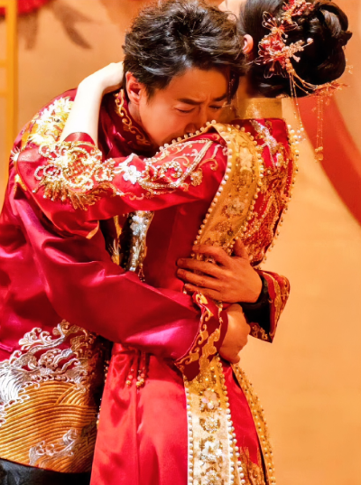 董璇、张维伊喜结连理，最不开心的不是女儿小酒窝，也不是前夫高云翔，而是张维