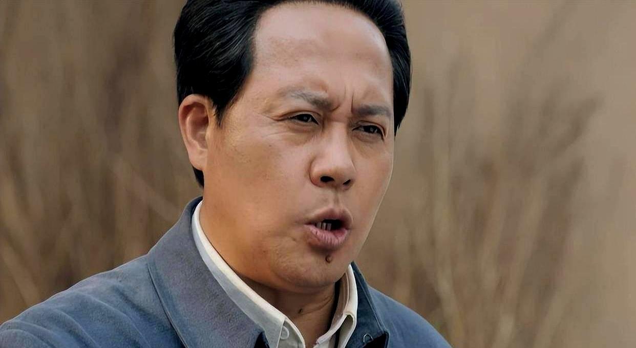 70岁扮47岁，观众直接出戏央视新剧《人民的选择》刚播，孙维民老师顶着老年