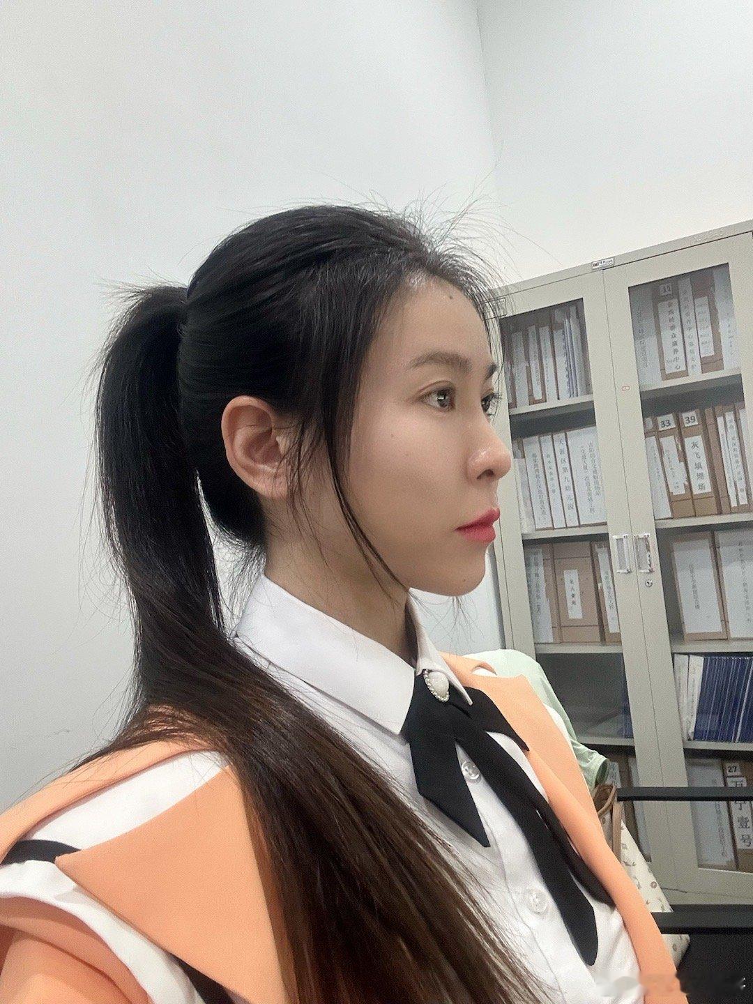 🧡落班～🧡今天被同事说🧡是不是穿了妹妹的衣服来上班🧡哈哈……绝了！三