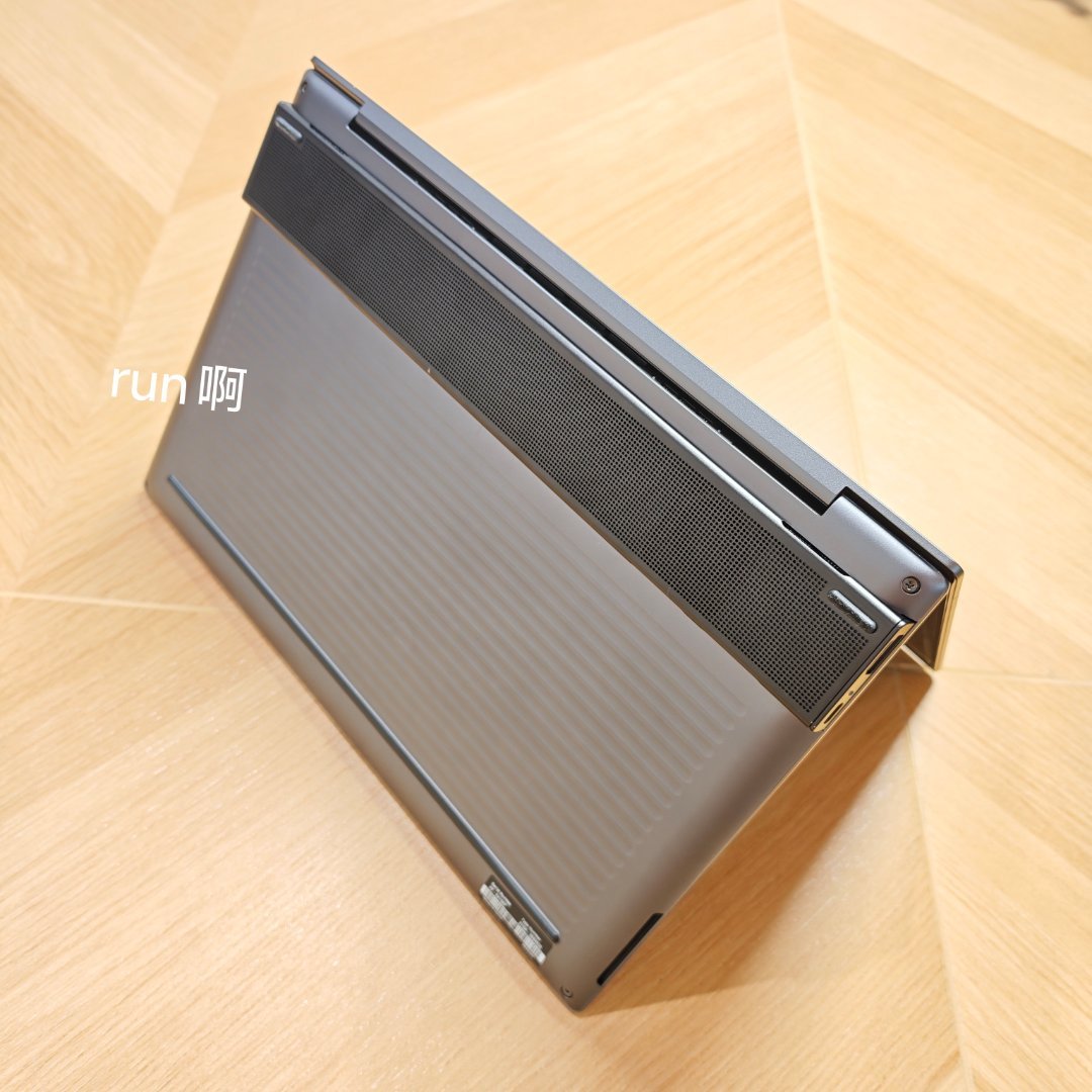 x9-14thinkpad，14寸铝镁合金机身仅有1.2kg重量。这是联想很特