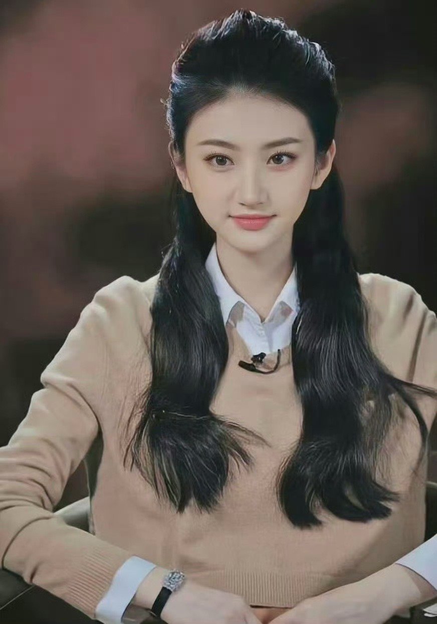 景甜顶级进化论景甜的顶级进化论堪称完美！从清纯小白花的青涩模样，自带大小姐高