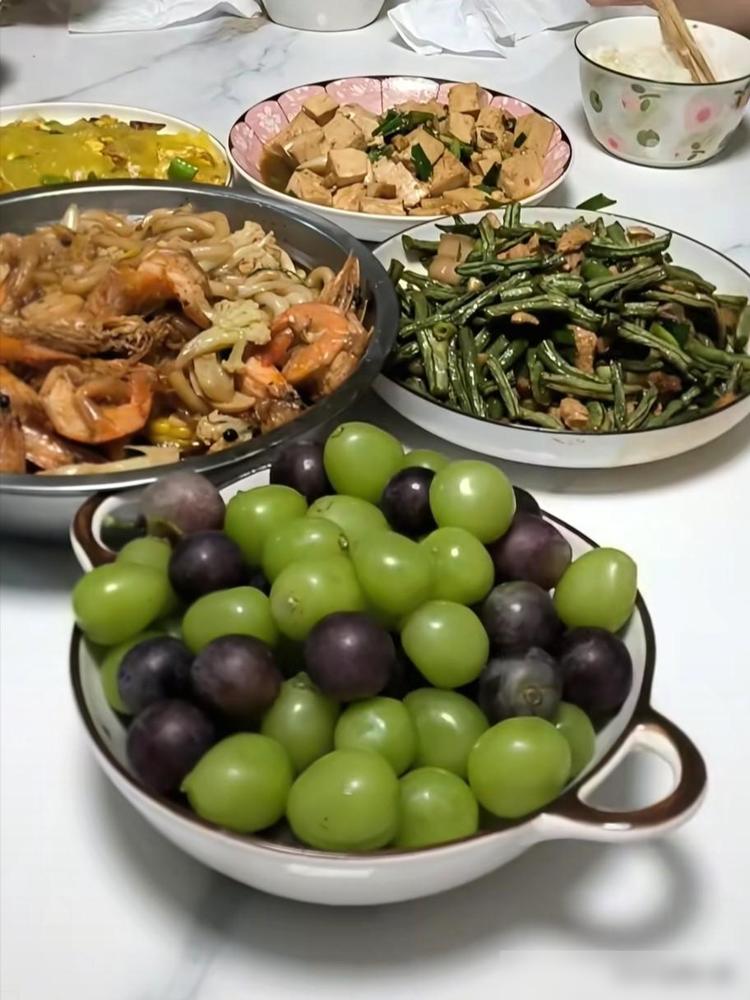侄女本来想在我家住半个月，结果只待三天，就被我撵回去了。说实话我第一天就有点