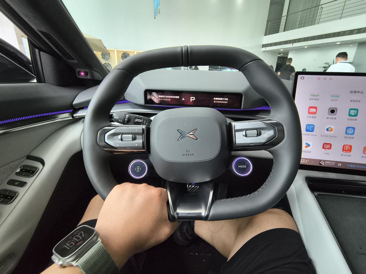 新P7实车探店，价格比你想的低!