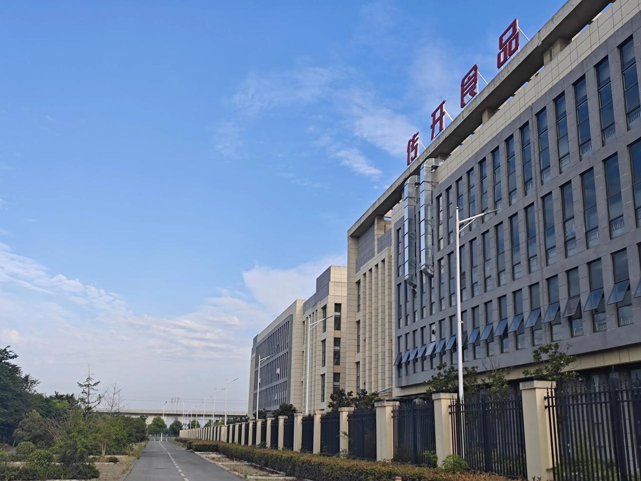中小学教师退休时养老金(含职业年金)和在职到手工资，哪个高一些？多数情况退休后