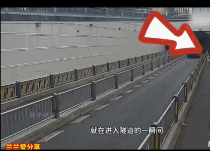 提个醒：现在的年轻人一刻也离不开手机，不论走路还是骑车，不管吃饭还是上厕所。