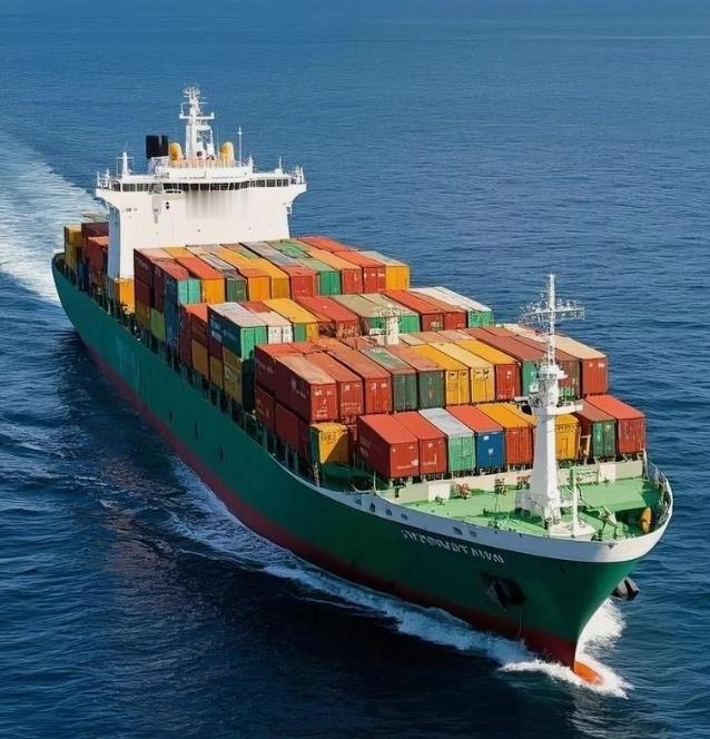 推算时间，远洋货轮抵达的时间越来越近了。无法避开，终于到了见分晓的时候了。长荣注