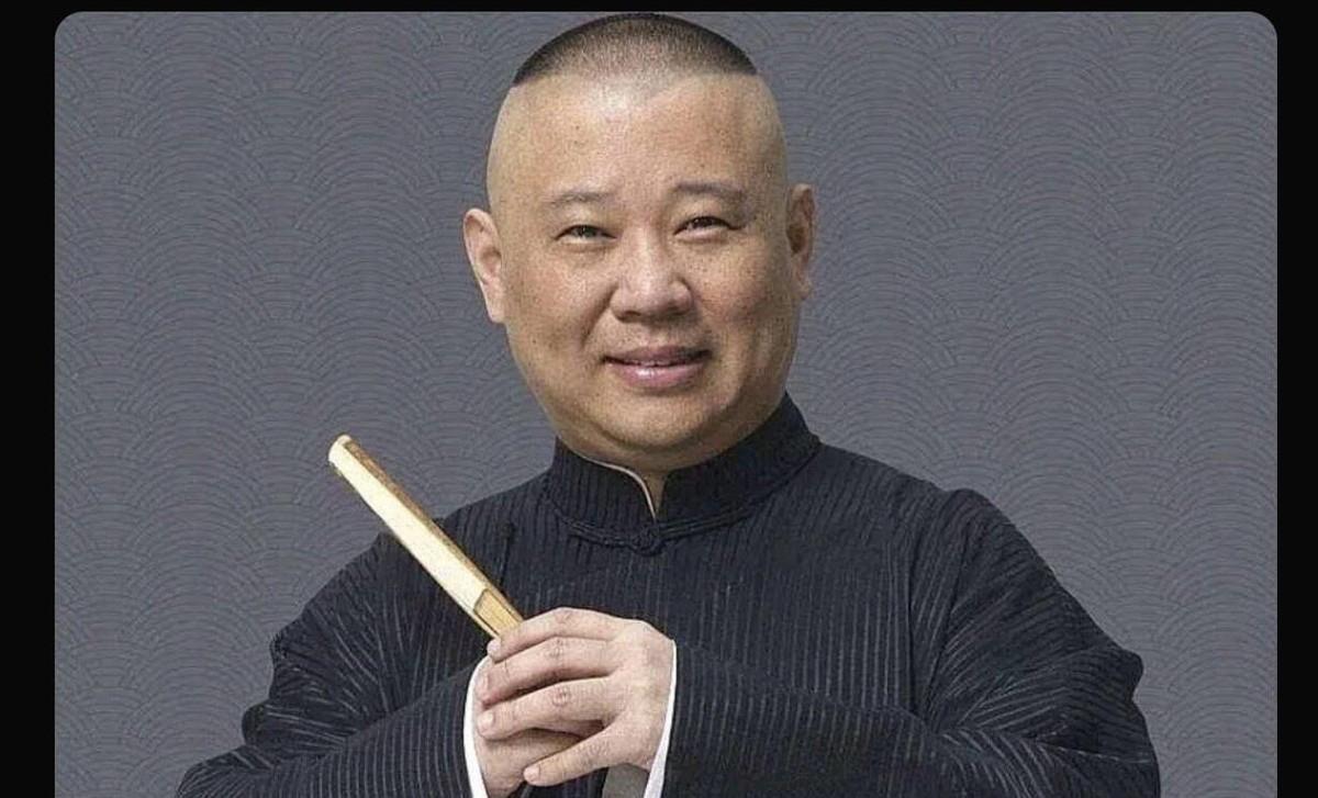 德云社总部是租的，南二环边，北纬路甲1号，2007年开张，租约签到哪年没人